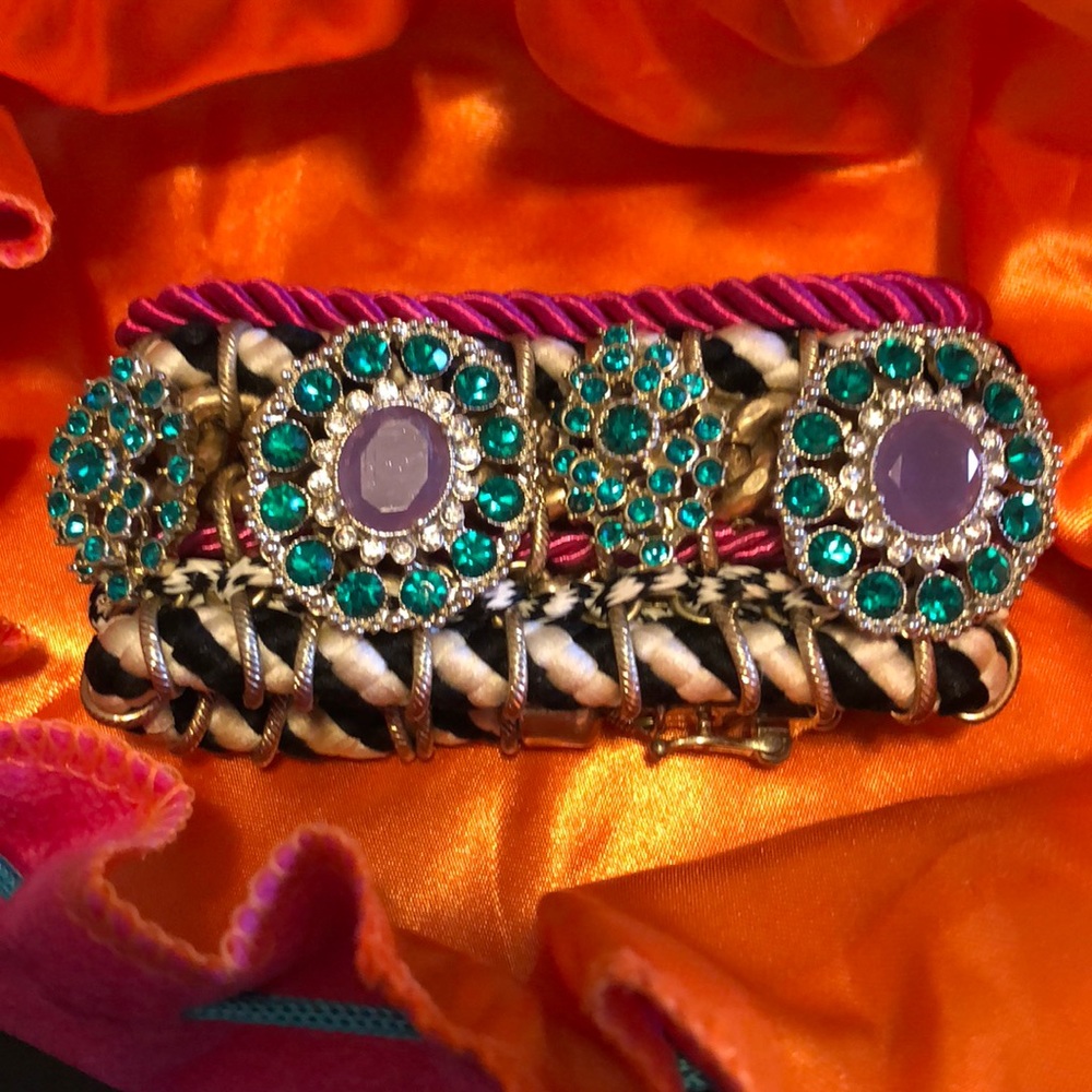 Funky magnetic jewel bracelet